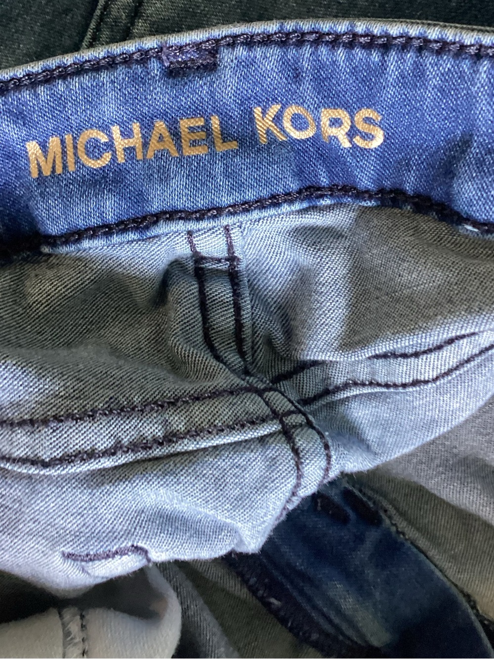 Michael Kors Women's Mid Wash Cropped Frayed Hem Jeans 10 Euc - Picture 4 of 5